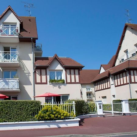 Appart Residence Proche Plage Avec Piscine Et Parking Couvert Prive Merville-Franceville-Plage Exterior photo