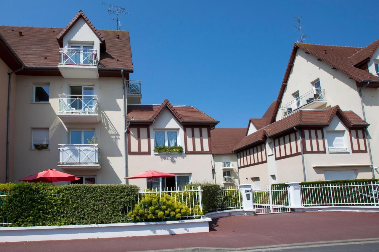 Appart Residence Proche Plage Avec Piscine Et Parking Couvert Prive Merville-Franceville-Plage Exterior photo